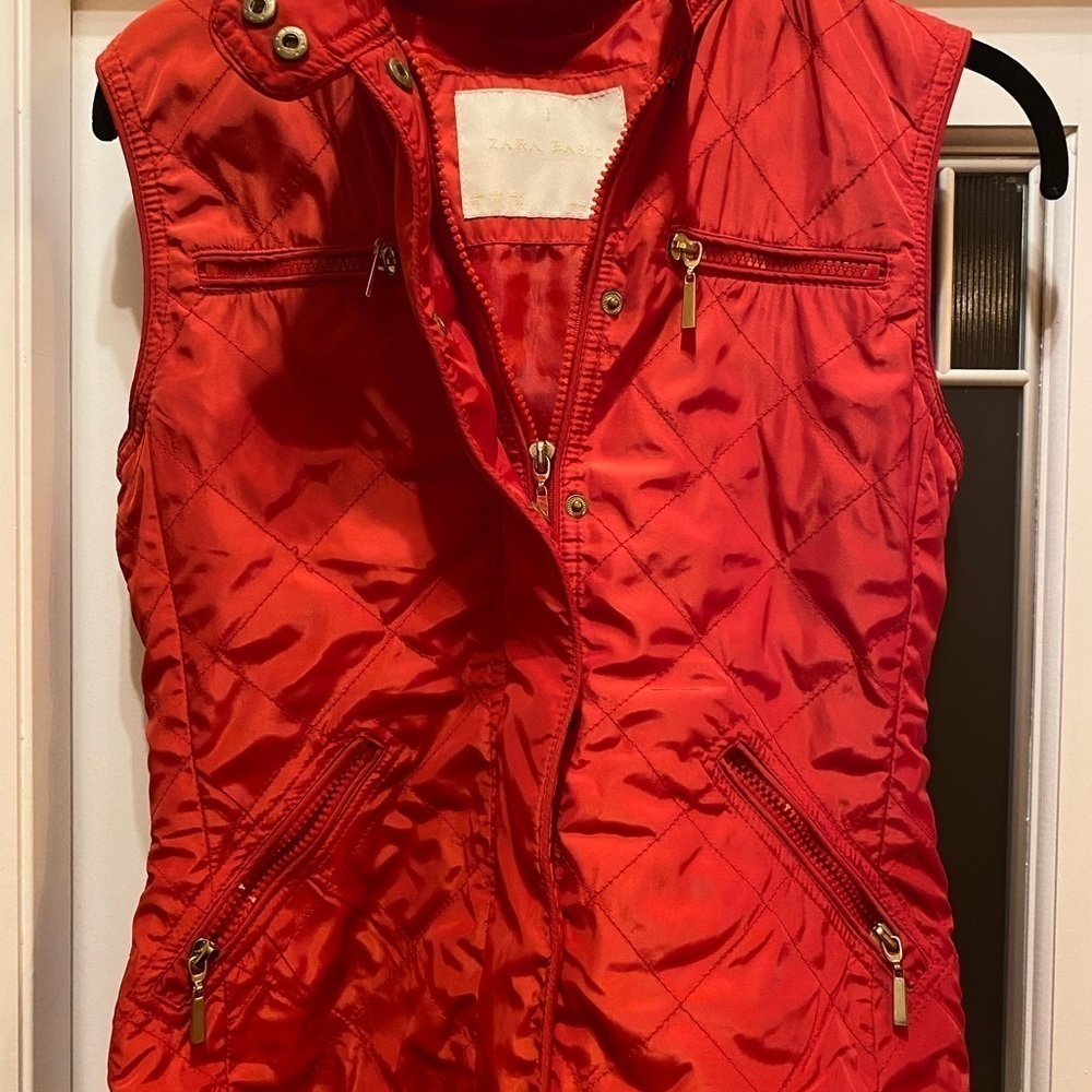 Zara Basics red quilted vest with pockets layering size XS - Picture 2 of 11
